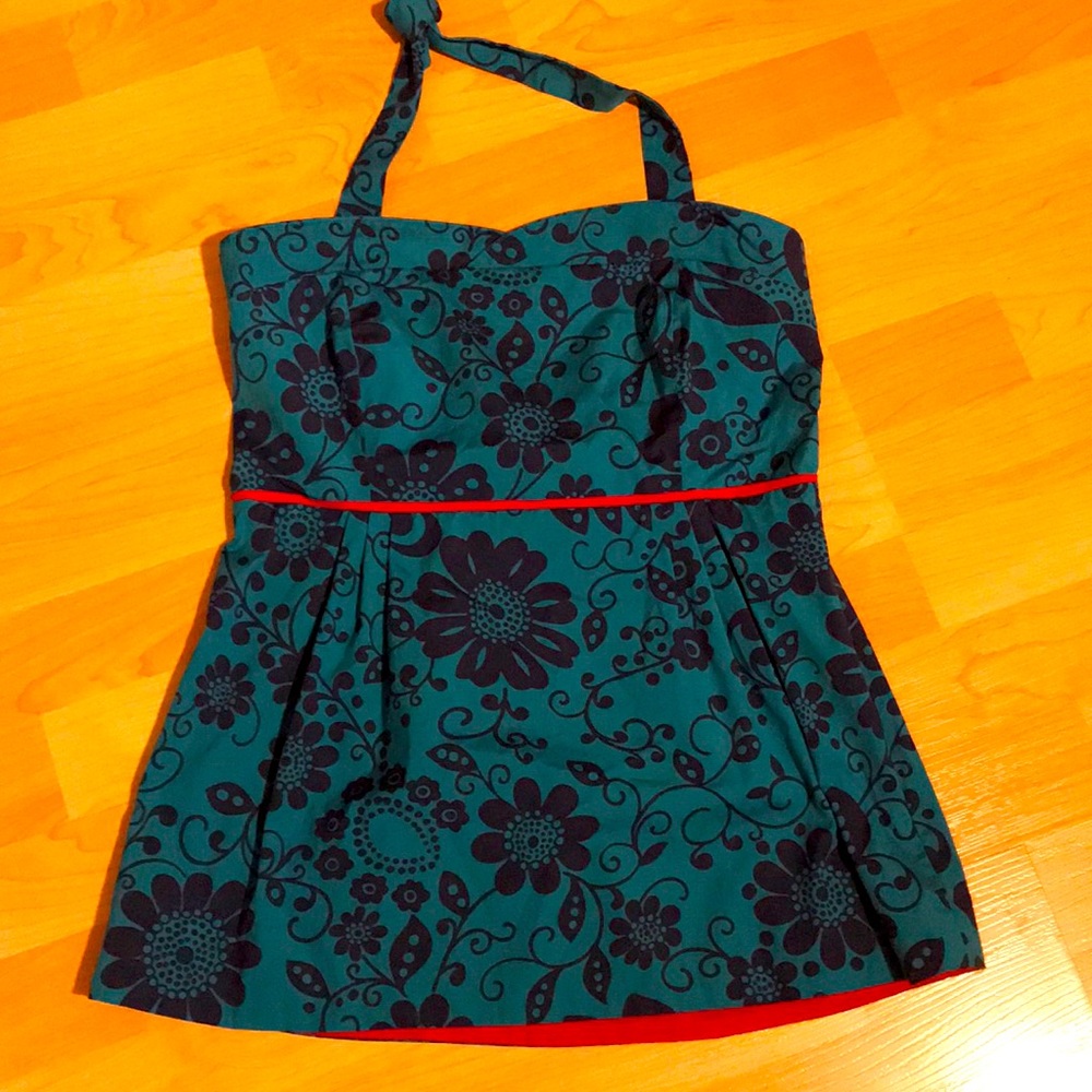 EUC Fei size 6 green floral halter top